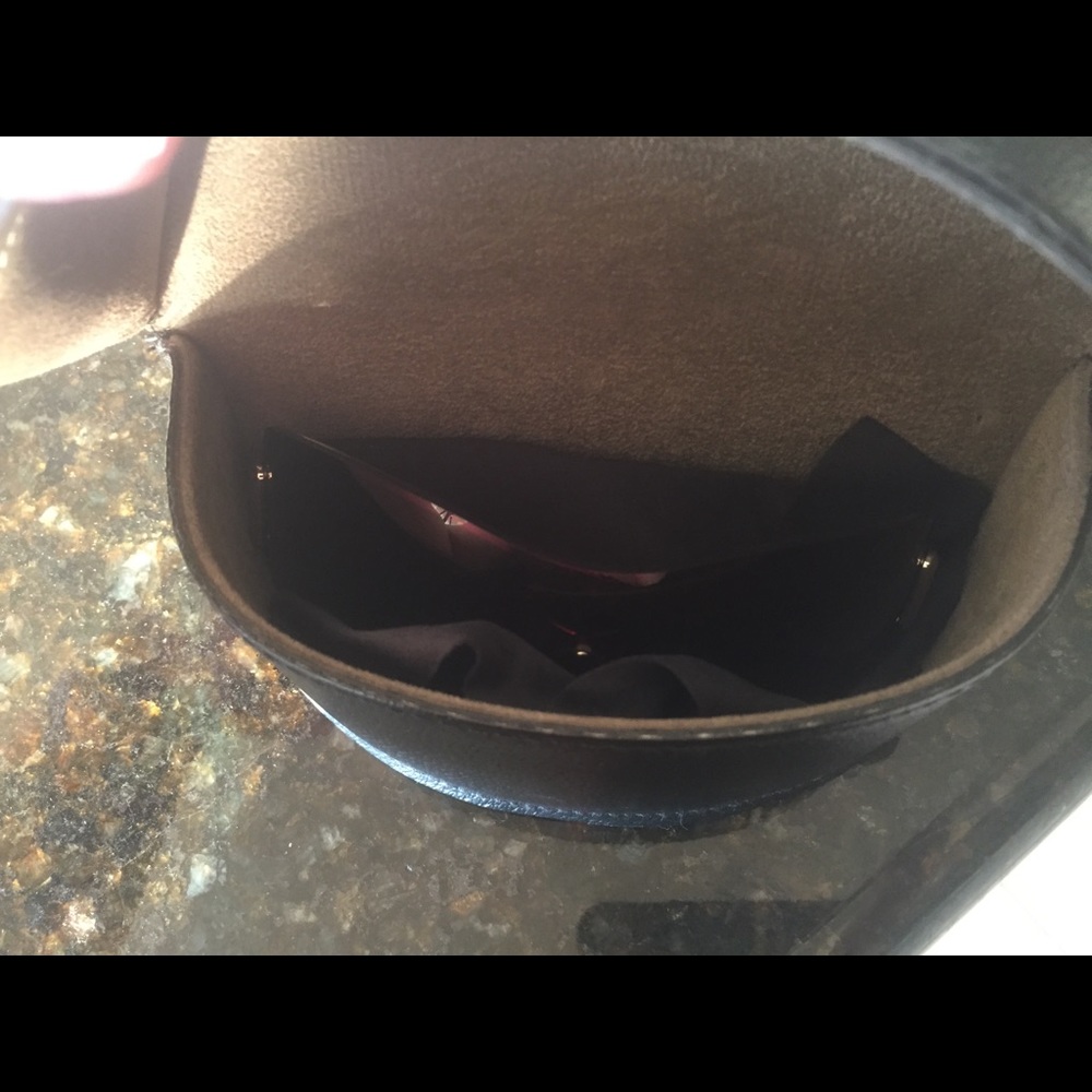Authentic Burberry Sunglasses - Picture 3 of 14